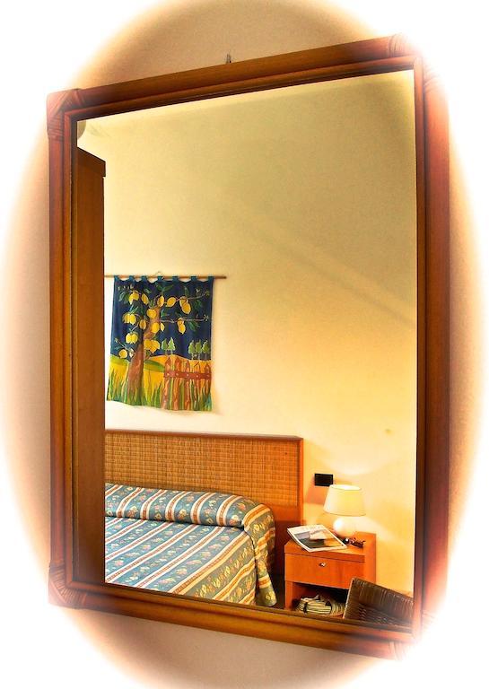 Hotel Villa Fiorisella Marina di Massa Quarto foto